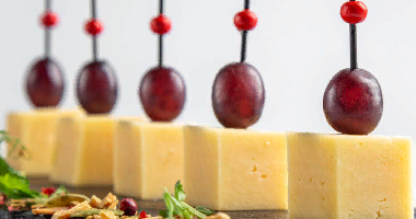 კანაპე ყველი ყურძნით 10 ცალი