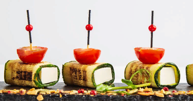 Canape Zukini Feta და Cherry 10 კომპიუტერით.