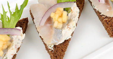 Herring Seedbrod პიკანტური ვაშლით