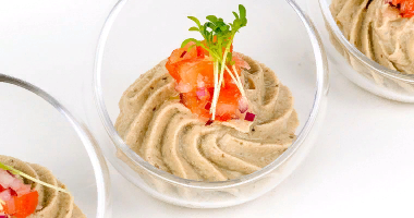 შებოლილი ბადრიჯანი და პიკანტური ტომატები