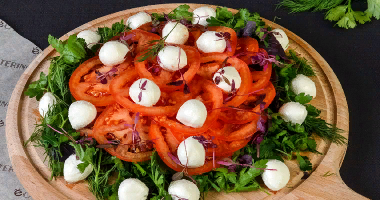 Carpaccio Tomatoes- დან მწვანეთა ბალიშზე