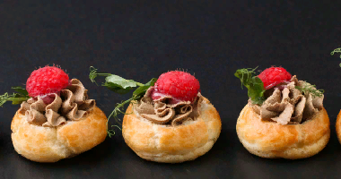 მოგება ქათმის ღვიძლის პიტნით ჟოლოს 10 ცალით.