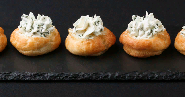 Profitrol კრემის ყველით და მწვანე 10 ცალი.