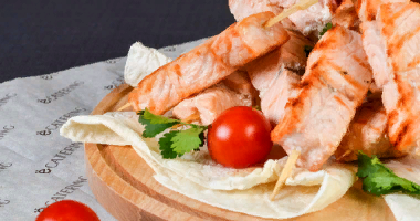 ნახშირზე ასორტირებული ხორცი