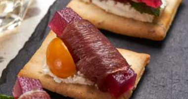 შებოლილი იხვი ფიზილისითა და მარმელადით 10 ცალი.