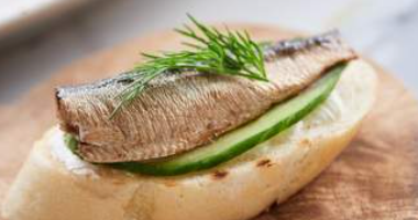 Bruschetta ბალტიის Sprats 10 ცალი