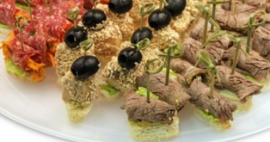 АССОРТИ МЯСНЫХ КАНАПЕ № 2  45 шт