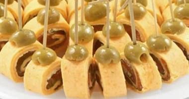 РОЛЛ С ЛОСОСЕМ   ПОРЦИЯ:25ШТ