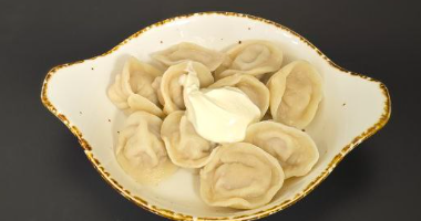 Пельмени со сметаной
