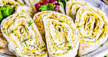 Лаваш с сыром и яйцом