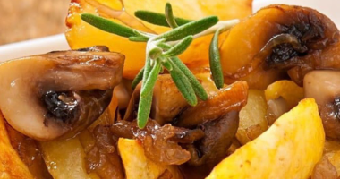 Картопля по селянськи з грибами